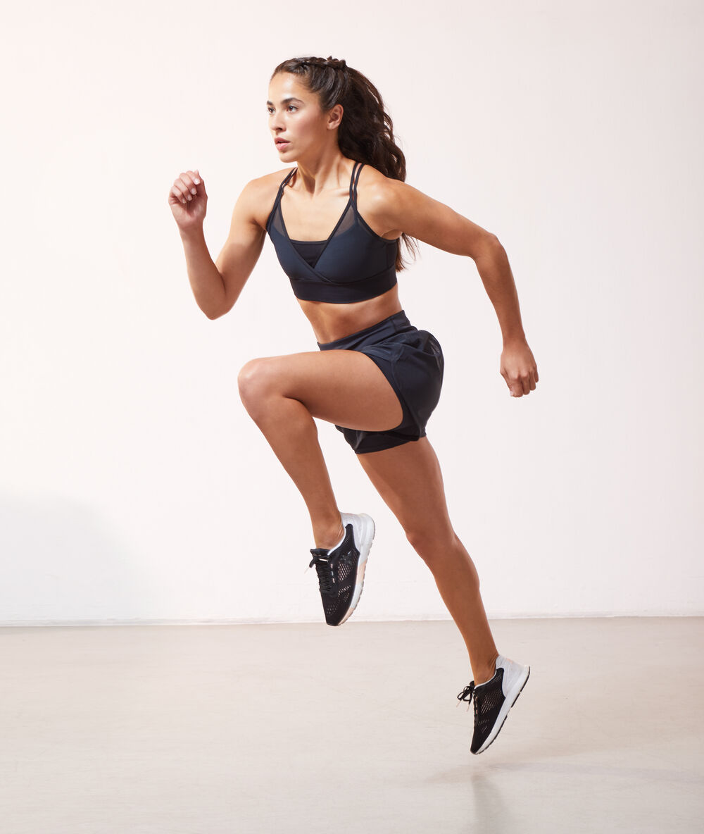 Brassière de training - maintien médium noir.
