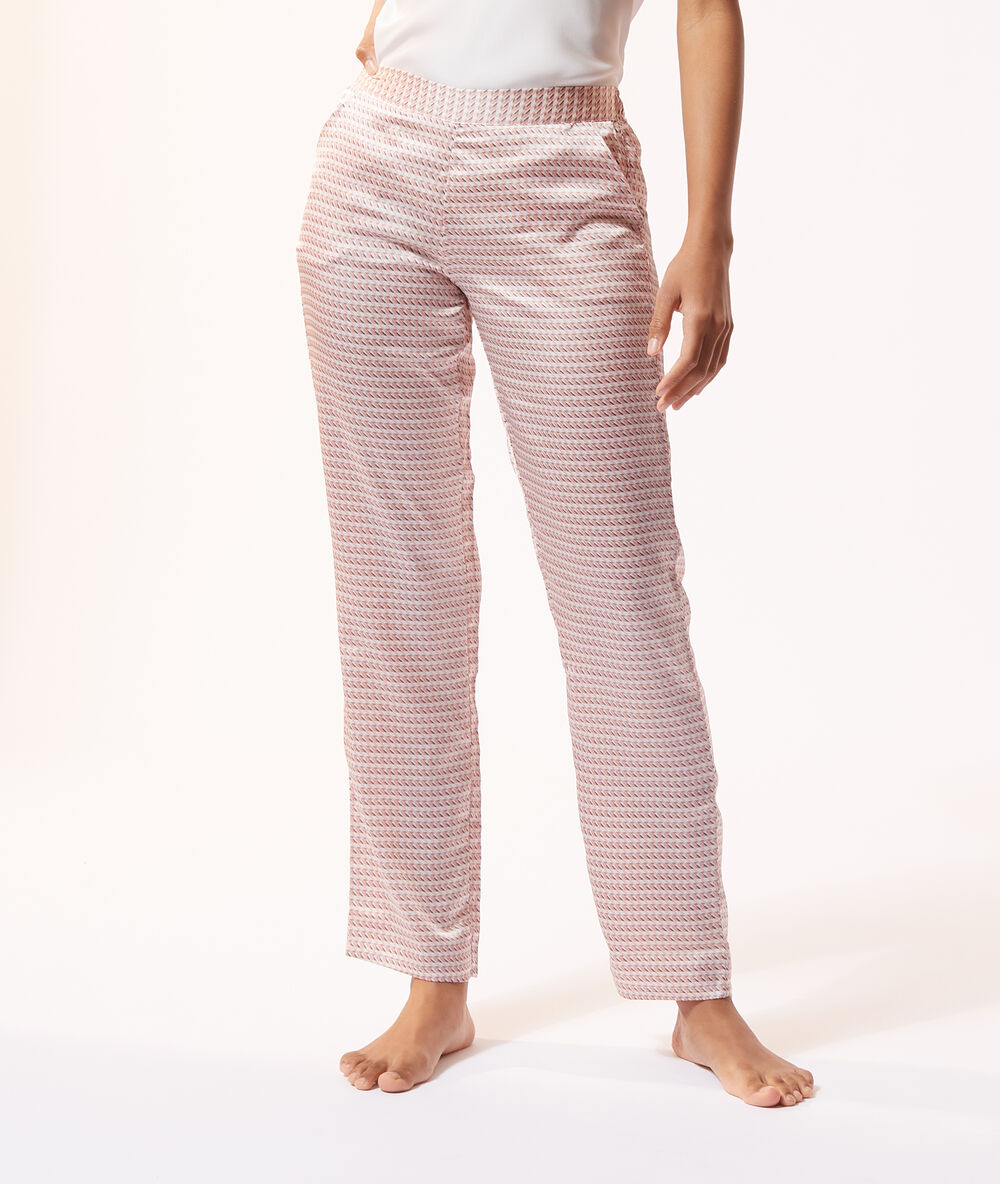 Pyjama 3 pièces imprimé satiné rose poudre.