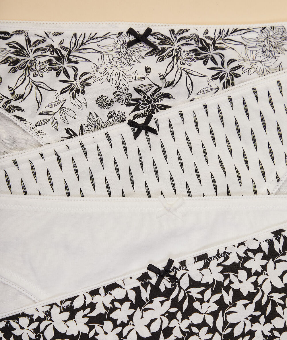 Lot de 4 culottes noir.