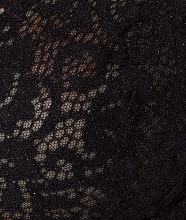 Soutien-gorge corbeille en dentelle noir.