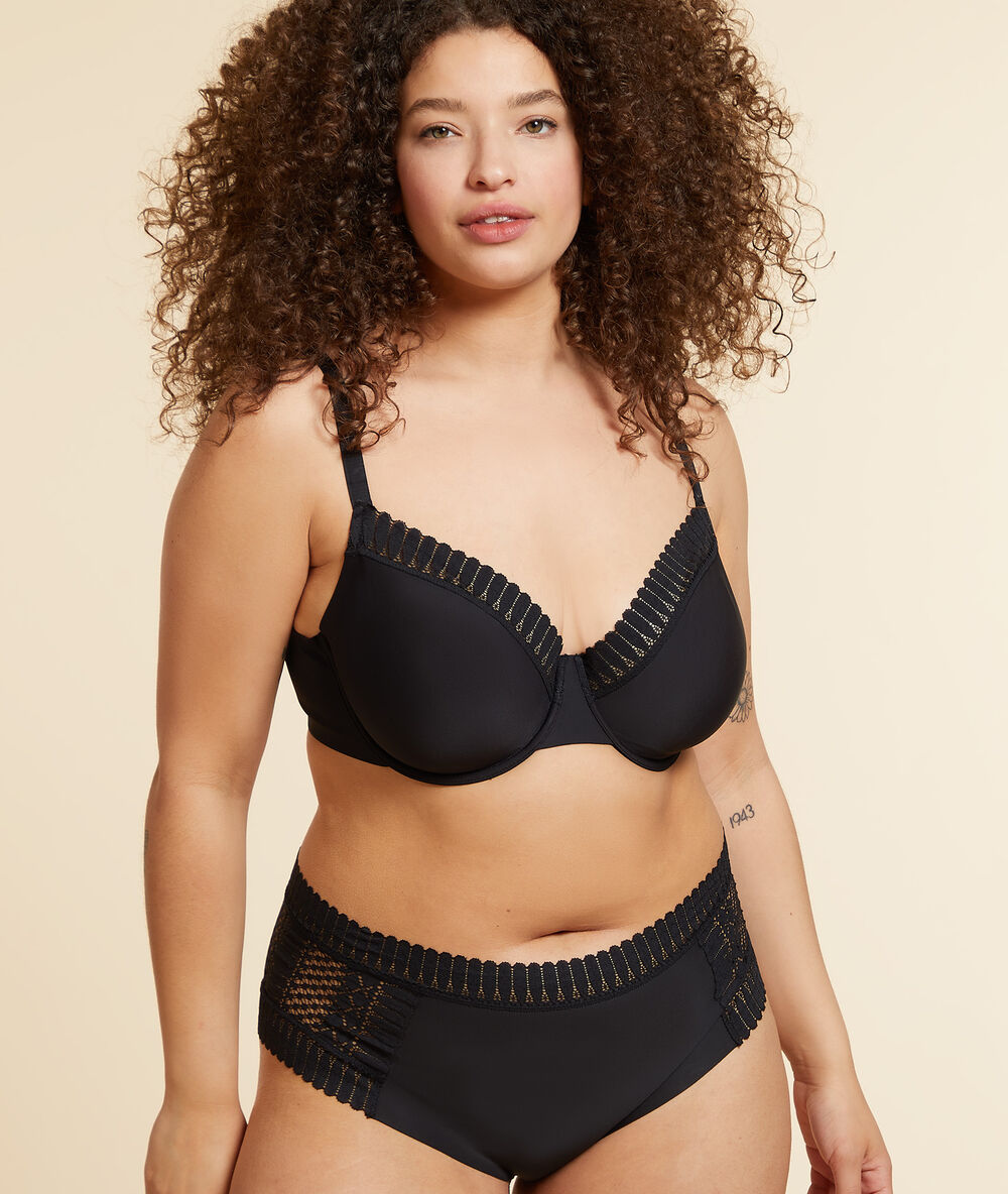 Soutien-gorge corbeille noir.