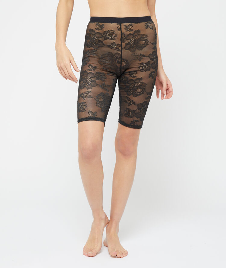 Cycliste en dentelle noir.
