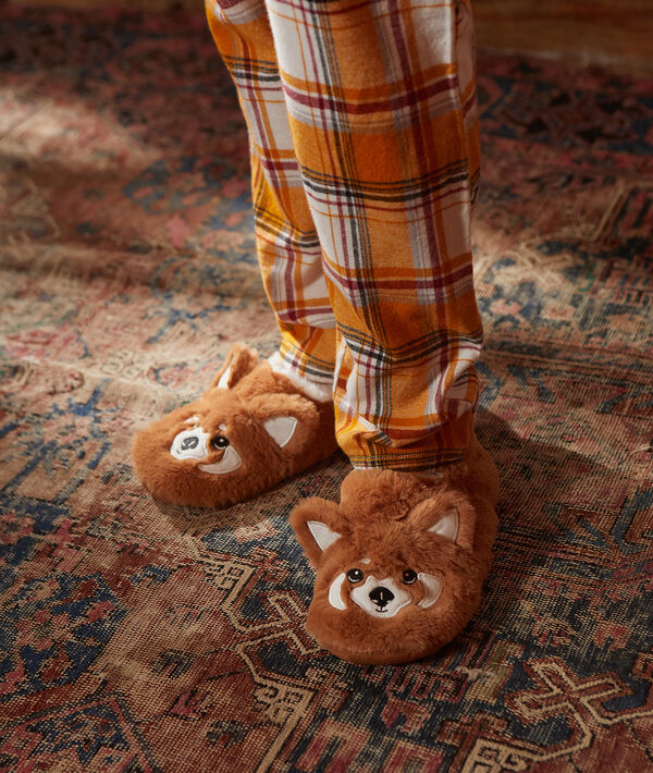 Chaussons panda roux Chaussons panda roux