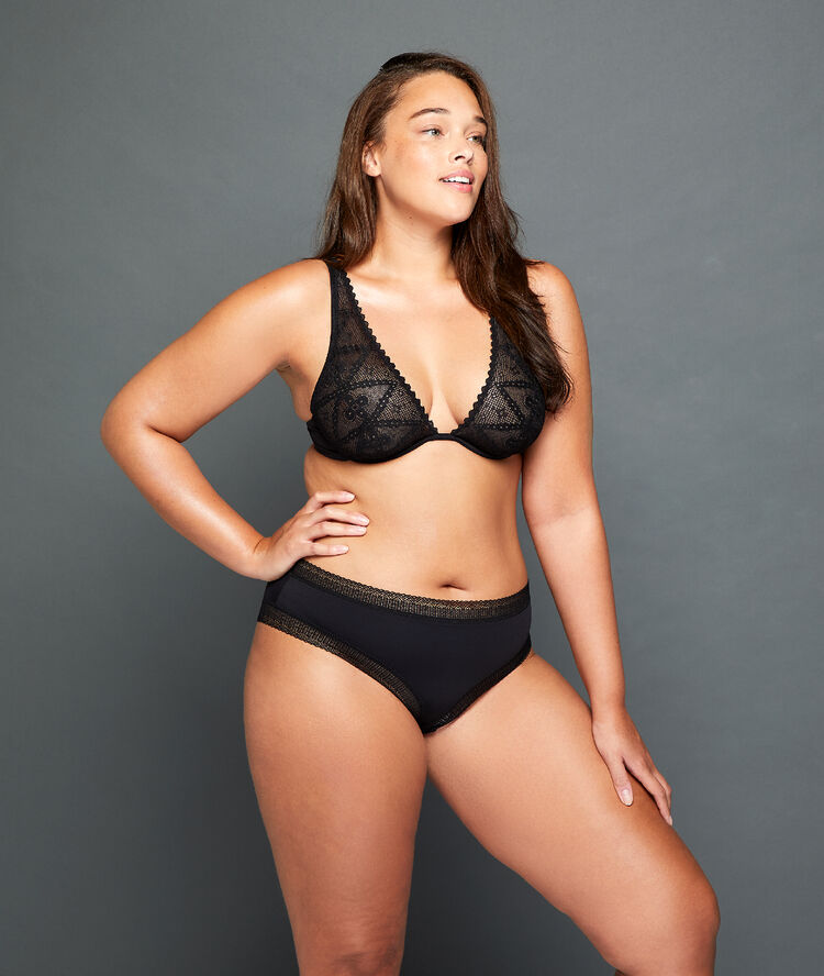 Soutien-gorge corbeille noir.