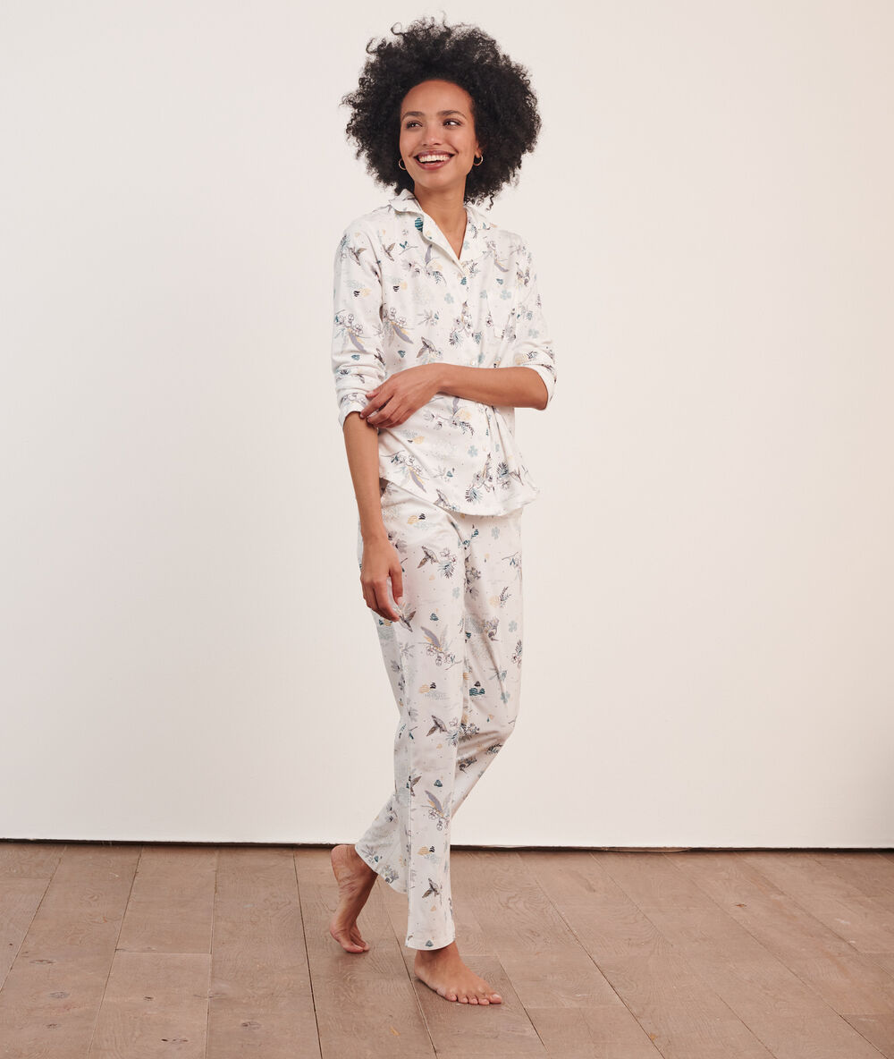 Chemise de pyjama imprimé fleuri ecru.