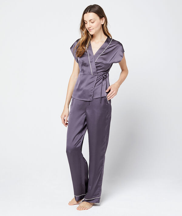 Pantalon satiné évasé gris.
