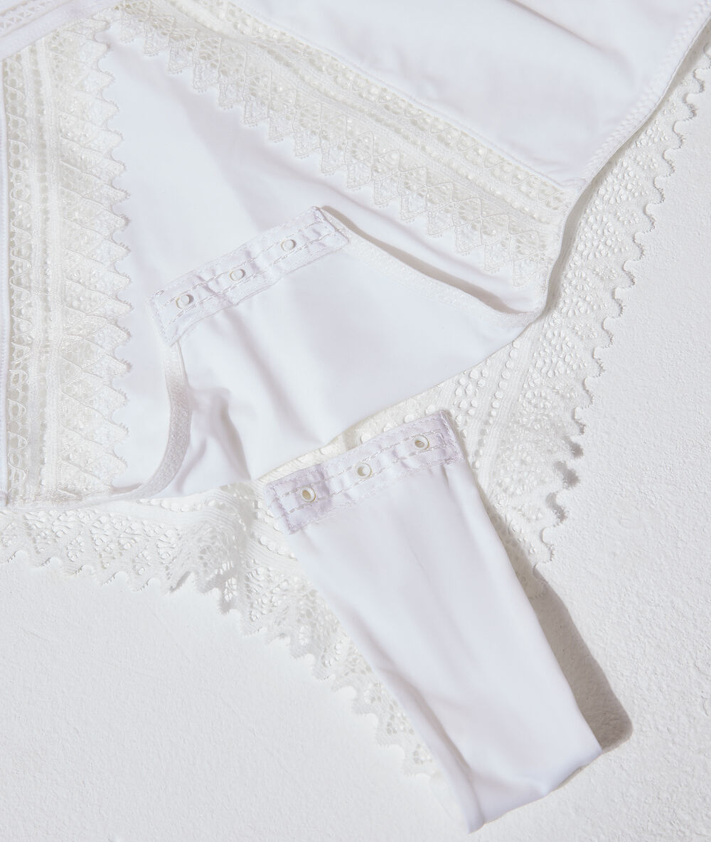 Body microfibre et dentelle ecru.