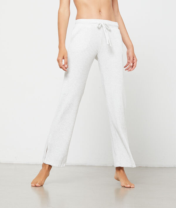 Pantalon maille côtelée ecru.