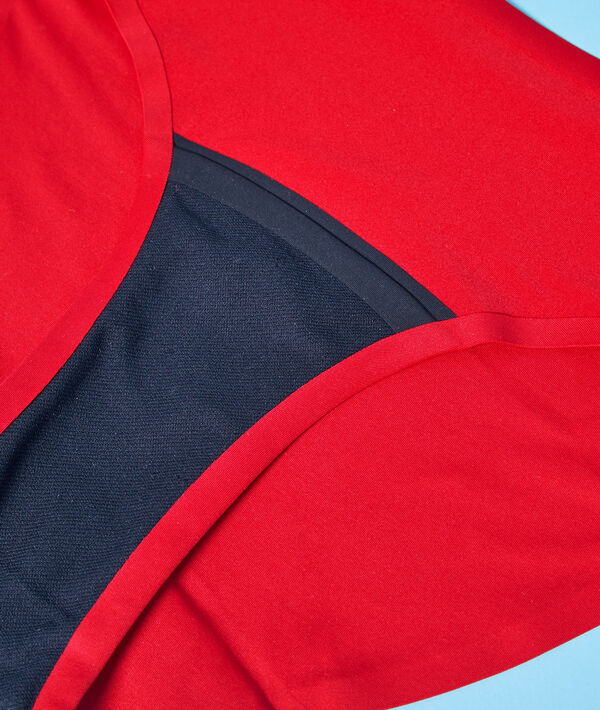Culotte de règles smoon rouge.