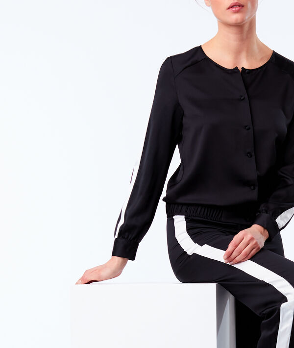 Veste satinée à bandes contrastées noir.