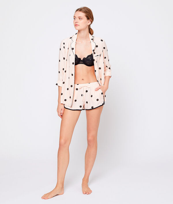 Short à pois rose.