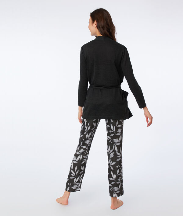 Pyjama 3 pièces imprimé floral kaki.