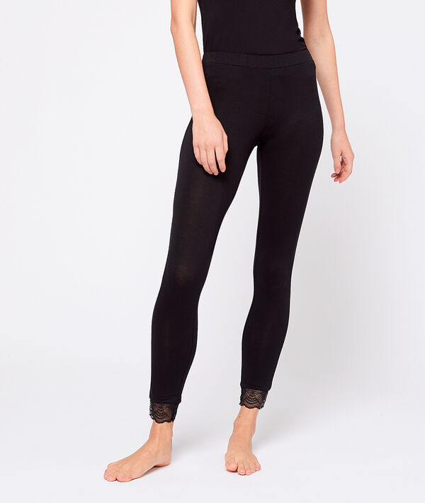 Leggings bas dentelle noir.