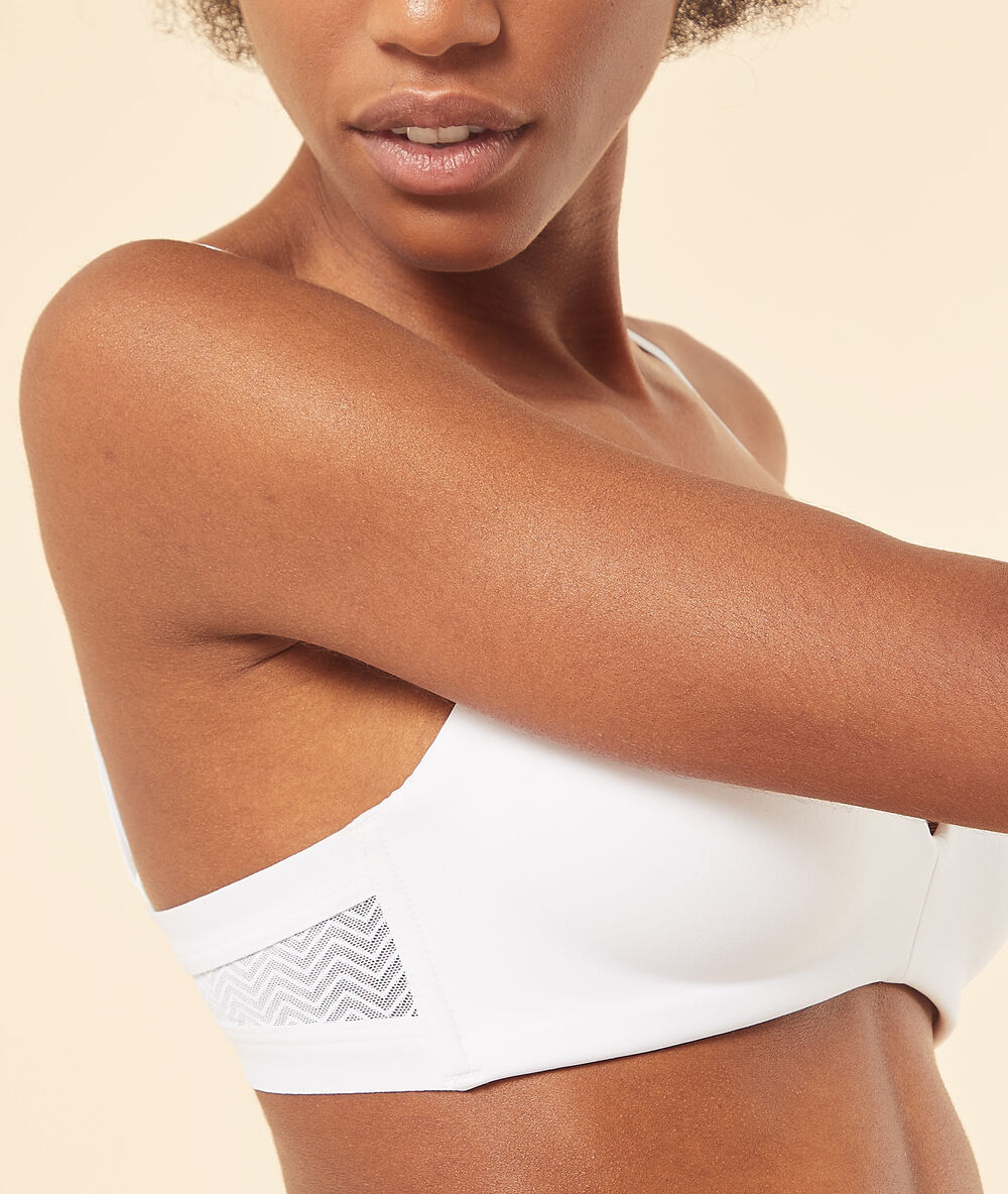 Soutien-gorge sans armatures coques fines blanc.