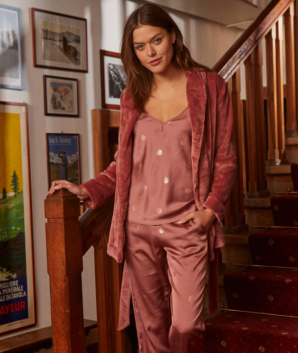 Pyjama 3 pièces à détails métallisés rose.