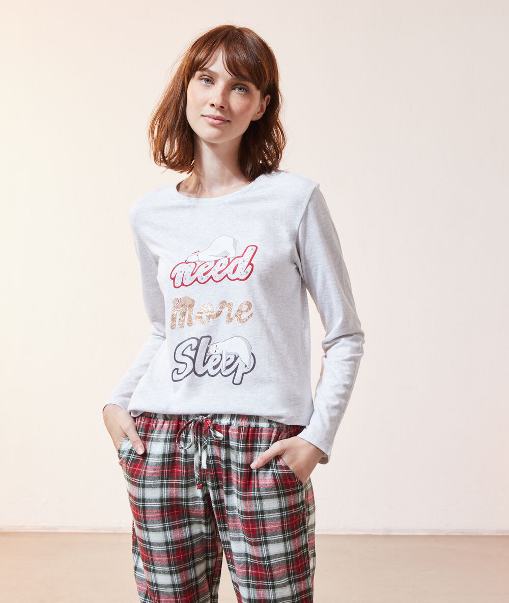 Pyjama 3 pièces "need more sleep", veste polaire rouge.