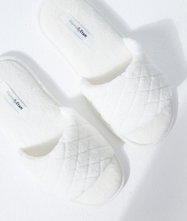 Chaussons tongs effet matelassé Chaussons tongs effet matelassé;${refinementColor}