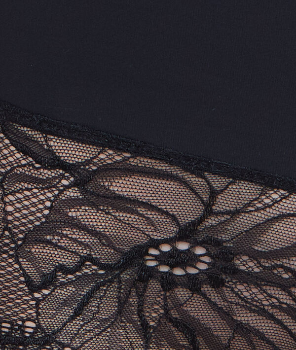 Culotte taille haute - niveau 3 : silhouette remodel&eacute;e noir.