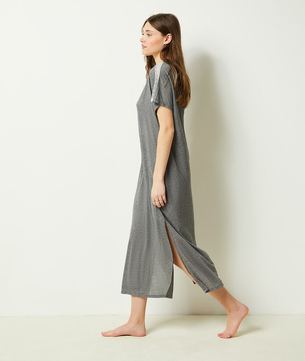 Chemise de nuit longue col v gris.