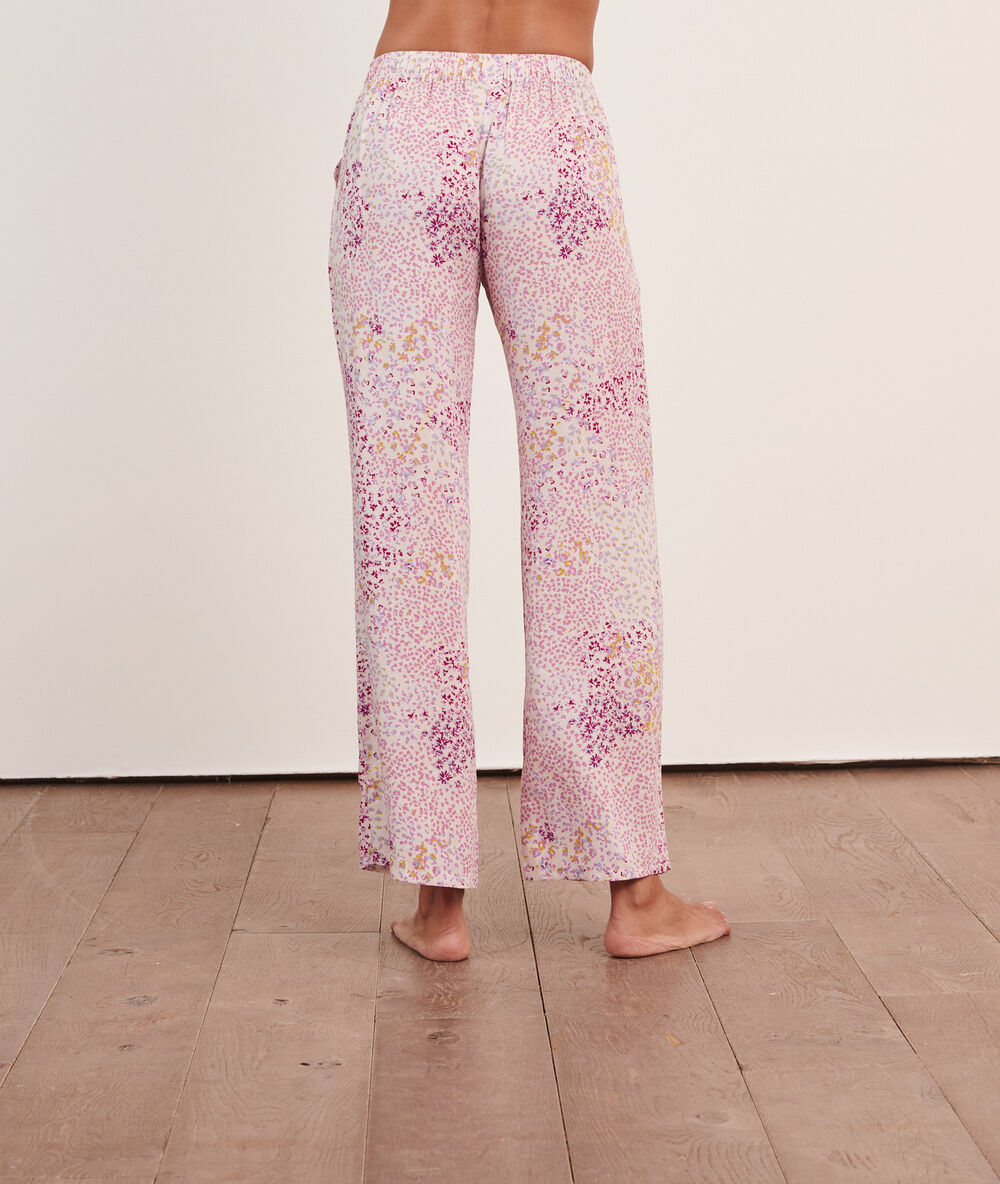 Pantalon satiné imprimé rose.