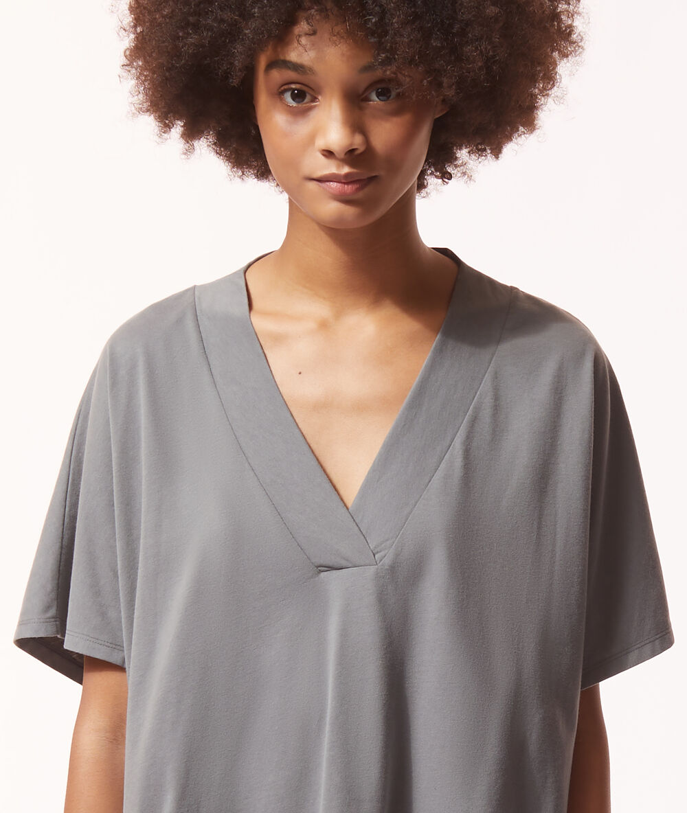 Chemise de nuit col v kaki.