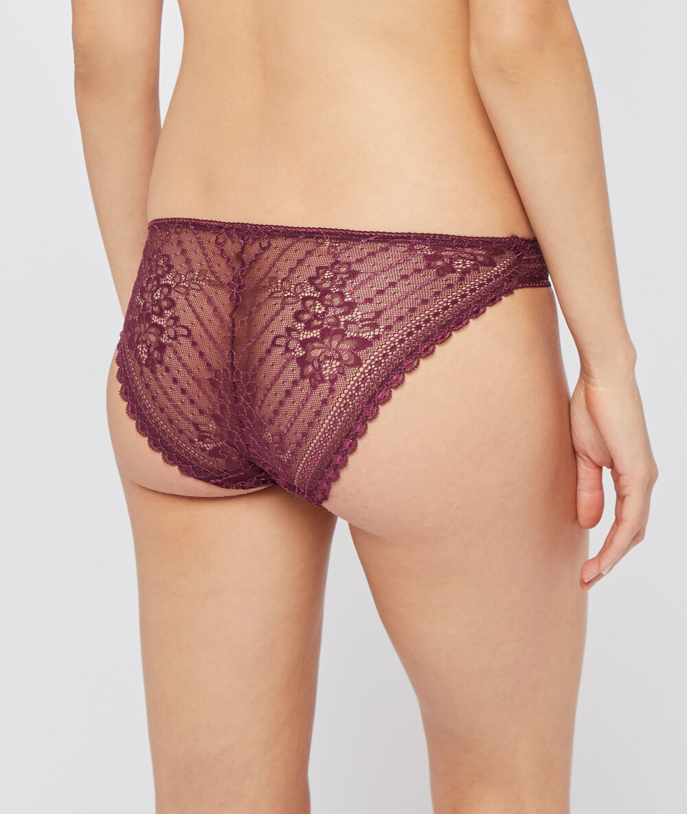 Slip en dentelle prune.