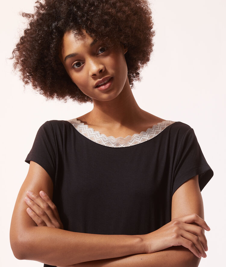 Nuisette bords dentelle noir.