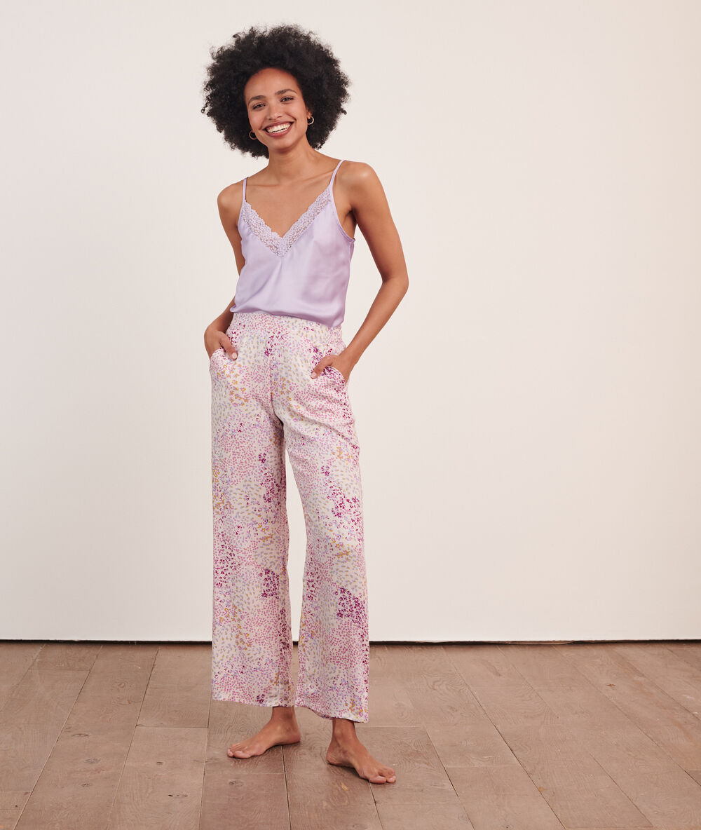 Pantalon satiné imprimé rose.