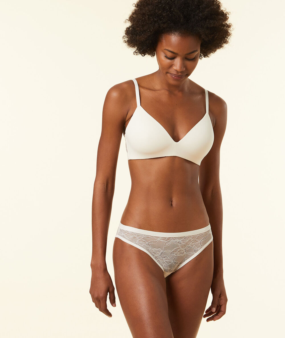 Soutien-gorge coques fines sans armatures ecru.