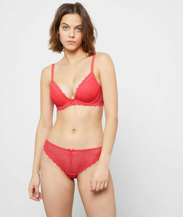Tanga en dentelle corail.