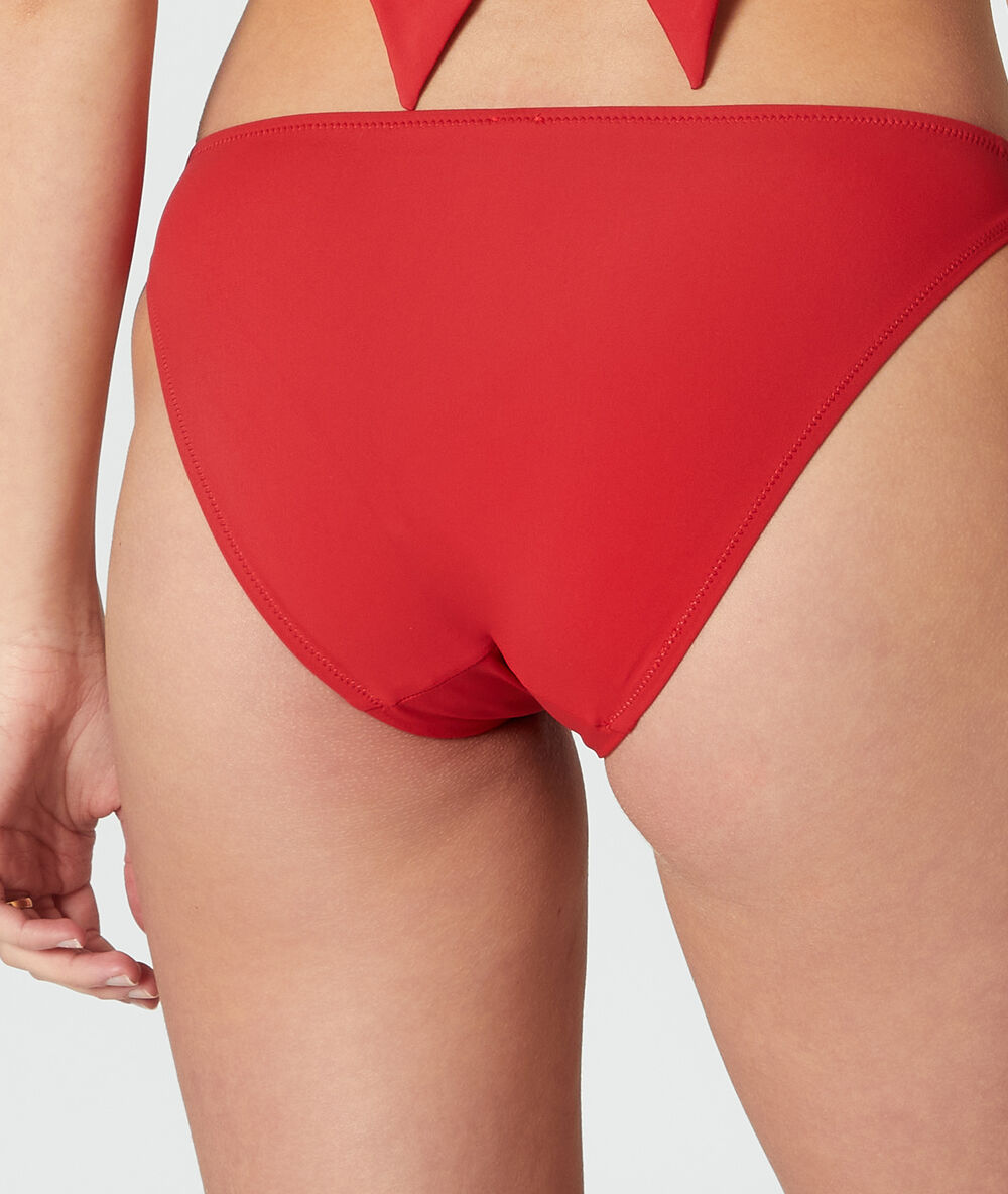 Culotte bikini maillot de bain rouge.