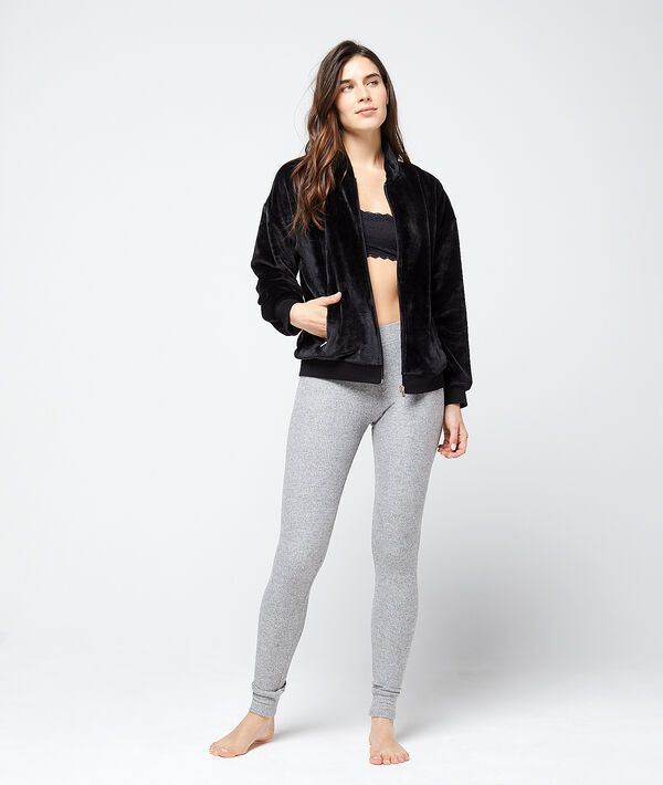 Pantalon maille douce gris.