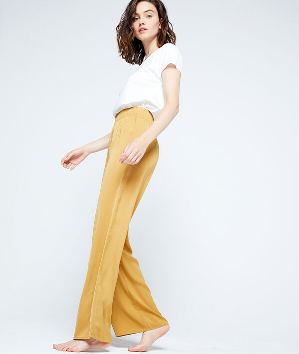 Pantalon large ocre.