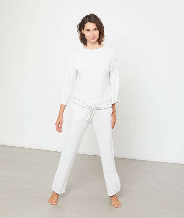Pantalon maille côtelée ecru.