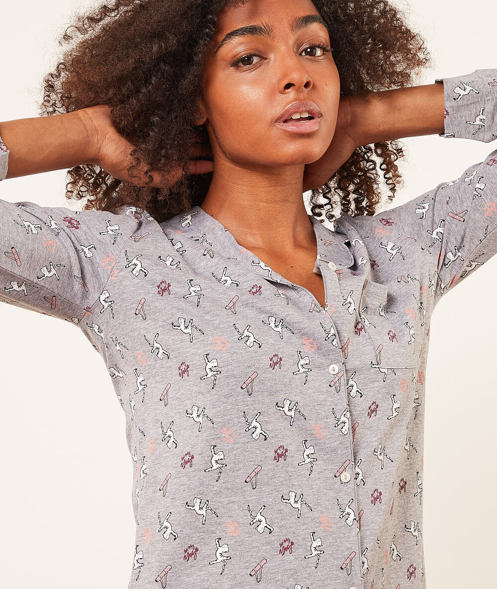 Chemise de nuit manches longues gris.