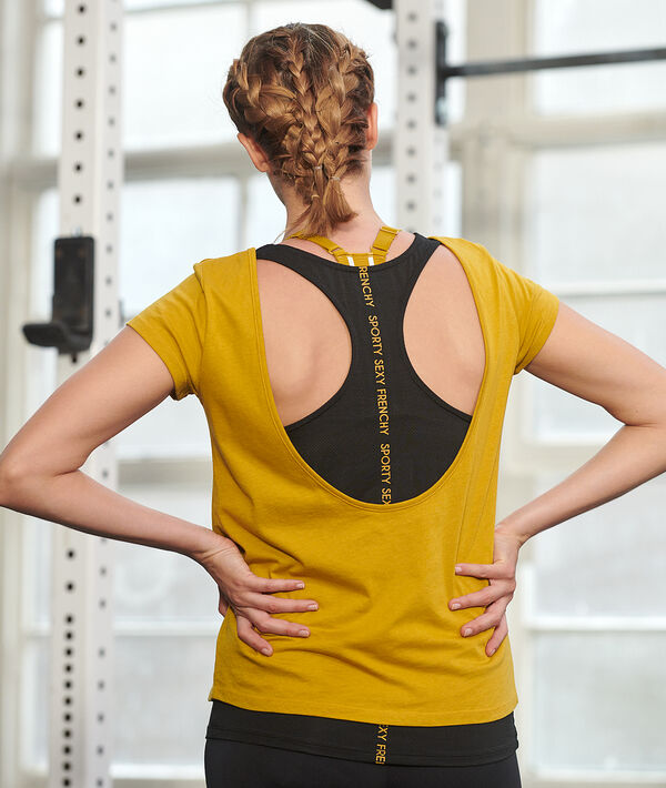T-shirt de training, débardeur intégré ocre.