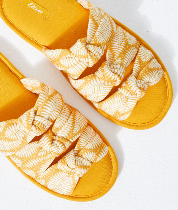 Chaussons sandales nouées Chaussons sandales nouées;${refinementColor}