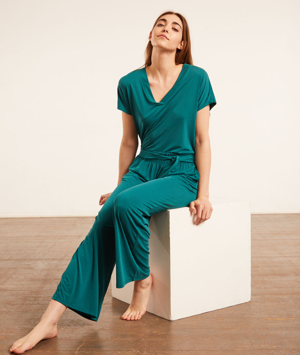 Pantalon de pyjama uni vert.
