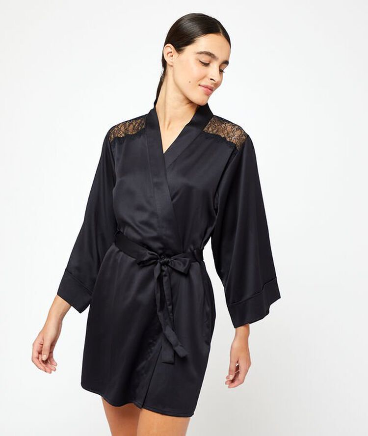 Kimono satiné épaules et dos dentelle noir.
