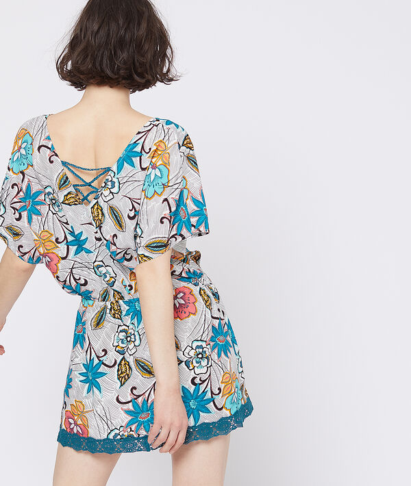 Chemise de nuit à imprimé floral multicolore.