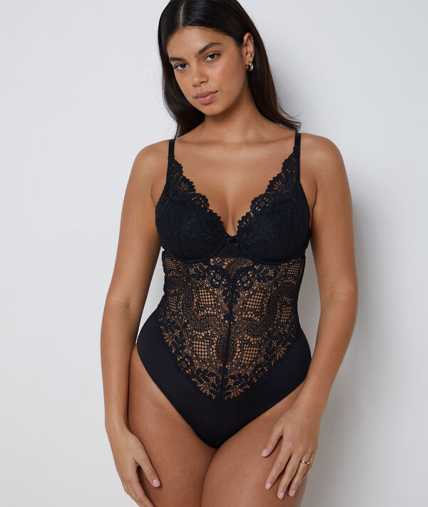 Body en dentelle, dos ouvert Body en dentelle, dos ouvert