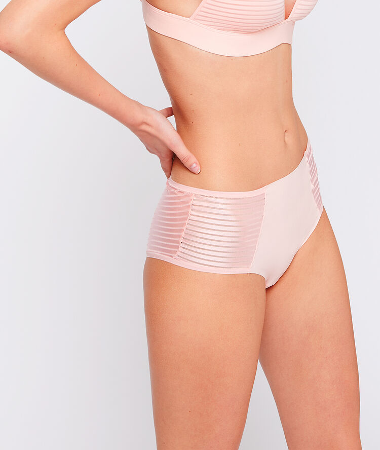 Culotte en microfibre, ajourée de tulle rose poudre.