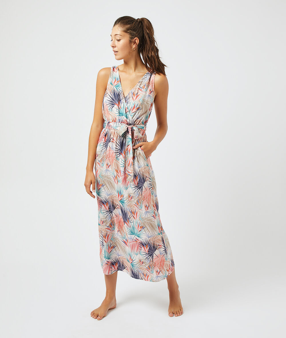 Robe longue imprimée multicolore.