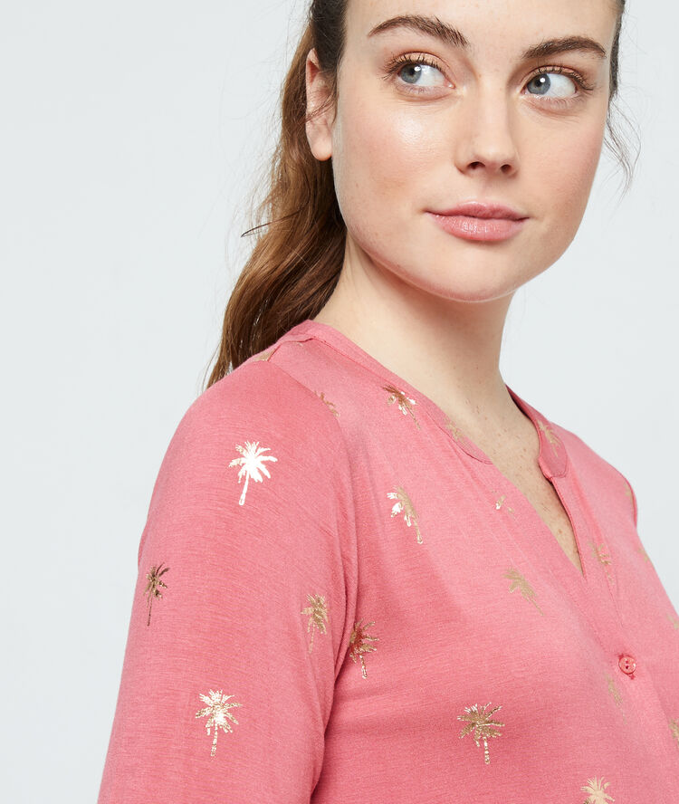 Chemise de nuit imprimé palmiers rose.