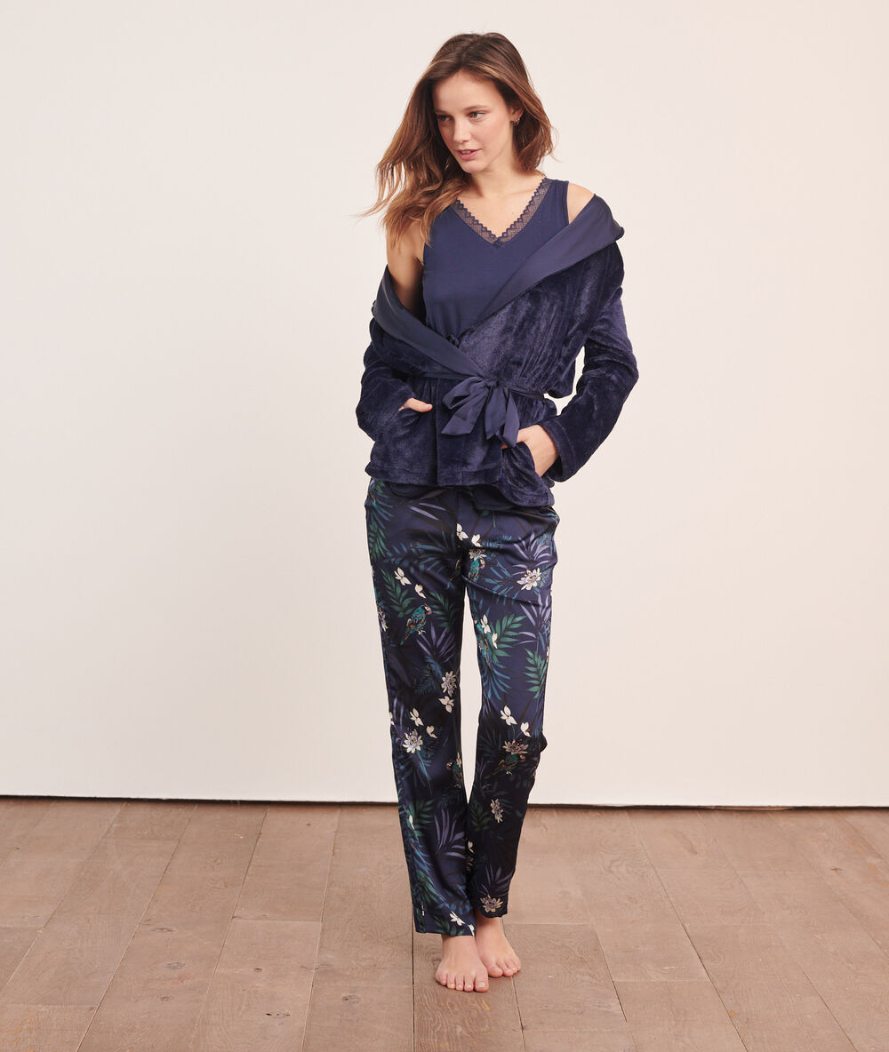 Pyjama 3 pièces imprimé marine.
