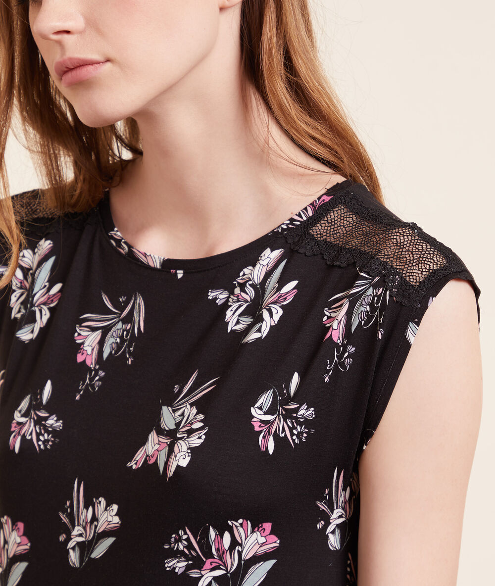 Chemise de nuit imprimée détails dentelle noir.