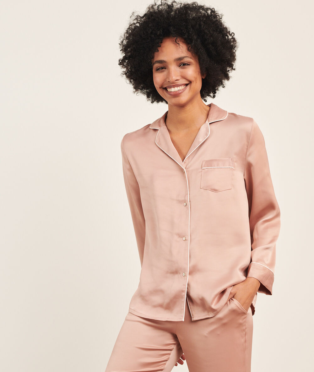 Chemise pyjama d'homme satinée rose poudre.