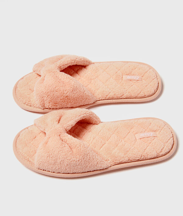 Chaussons doudou ouverts Chaussons doudou ouverts;${refinementColor}