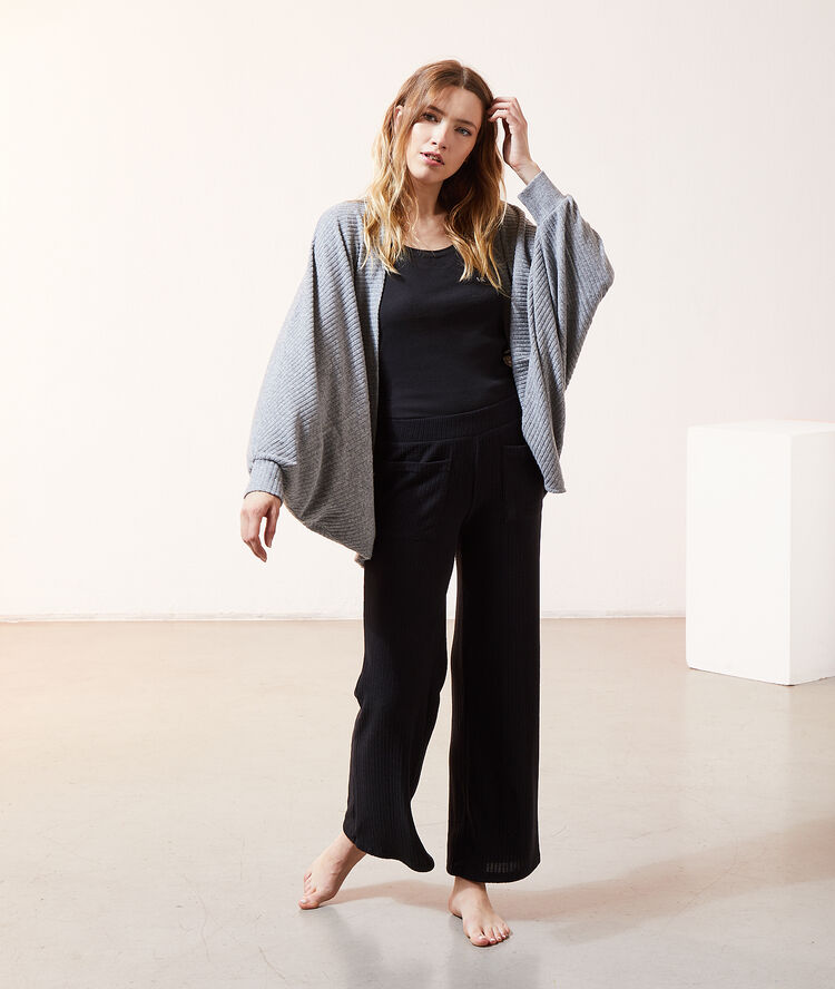 Veste côtelée loungewear gris.