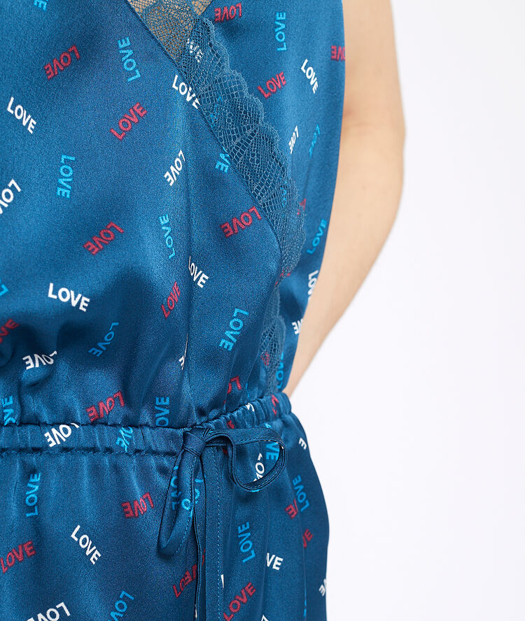 Combishort à noeud bleu.